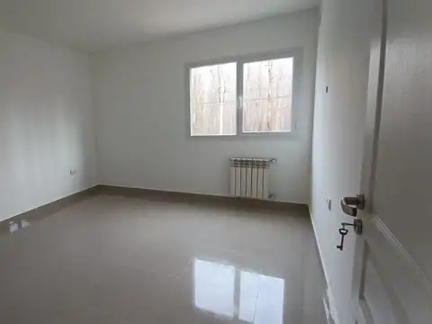 ALQUILER Duplex 3 dorm - B° El Floreal - PLOTTIER