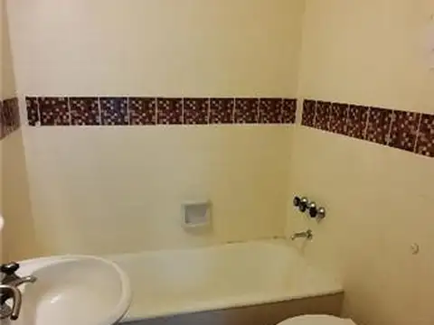 Oficina 3 ambientes con 2 baños