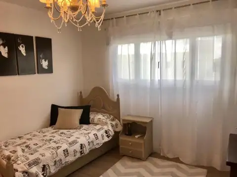 Casa 7 ambientes con 4 baños