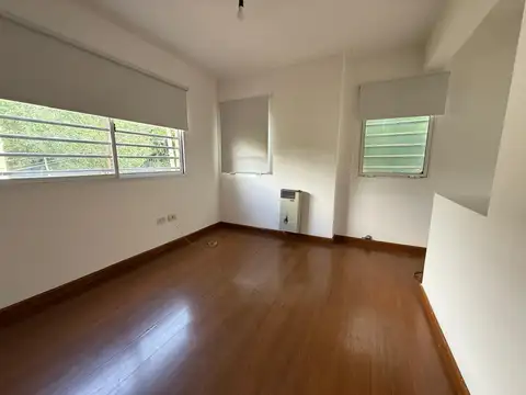 ALQUILER DUPLEX 2 DORM CON PARQUE Y GARAGE - 19 E/462 Y 464 - CITY BELL