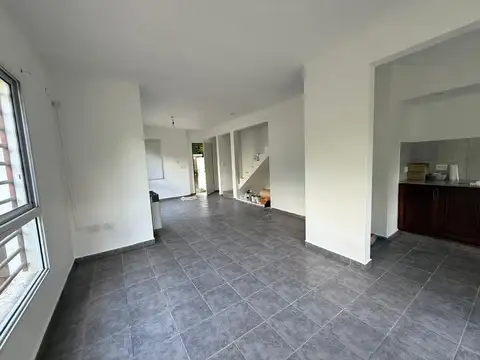 Casa en Alquiler en City Bell, $ 800.000