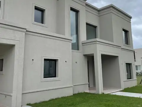 Casa en Venta en Pilar, USD 449.000