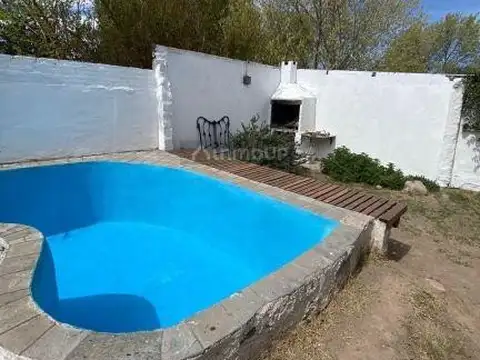 OPENHOUSE alquila hermosa casa con pileta en Villa Hipódromo.