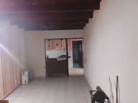 Casa 5 ambientes con 2 baños