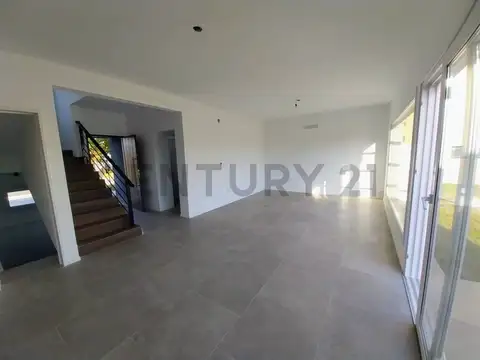Casa en venta Barrio San Pablo, Pilar. 5 ambientes con pileta. Acepta financiaci