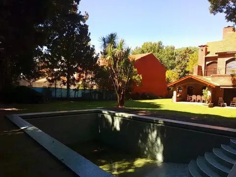 Apto Credito Venta Casa 5 Amb 4 dormitorio La lucila Piscina