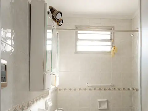 VENTA DEPTO 2AMB C/BALCON CORRIDO-FLORESTA PERMUTA