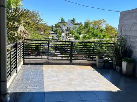 Depto Tipo Casa en Venta de 4 ambientes