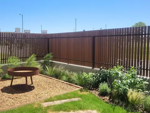 Chacras Green, Bv. De los Rusos 3100