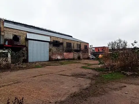 Calle 809 a metros de Cno. gral Belgrano