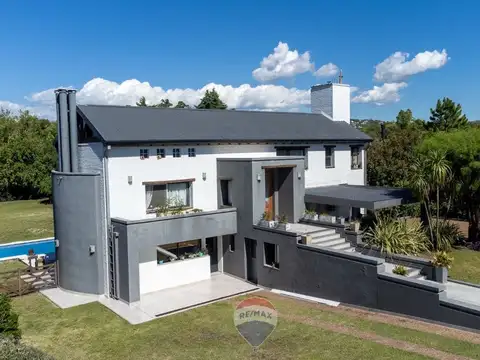 VENTA CASA 3 DORM. LOMAS DE LA CAROLINA CORDOBA