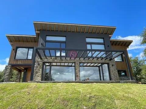 Casa  en Venta en Estancia Los Ñires, San Martin de los Andes