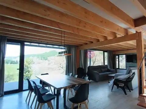 Casa 5 ambientes con 2 baños