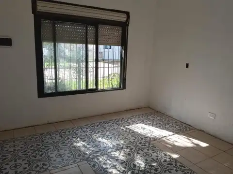 Casa en Alquiler con 1 cochera