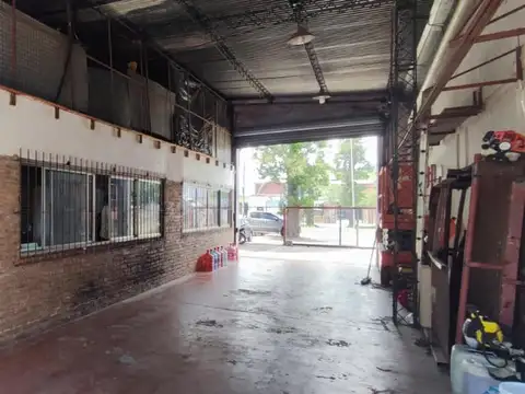 Galpón con oficinas en ALQUILER
