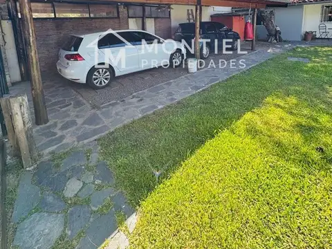 Casa 5 ambientes con 2 baños