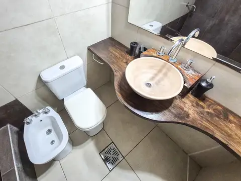 Depto Tipo Casa en Venta en Flores, USD 80.000