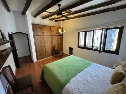 Casa en Alquiler con 1 cochera