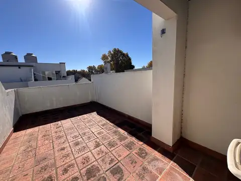Departamento dos ambientes + terraza propia de 15mts2 impecable