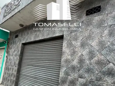 VENTA - CASA MULTIFAMILIAR CON LOCAL COMERCIAL -