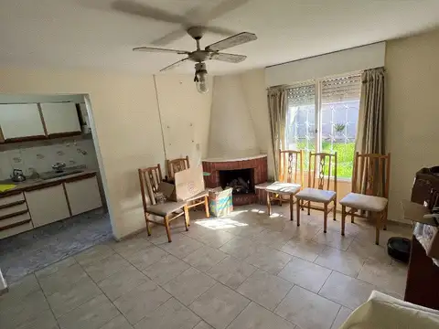 Casa 4 ambientes con 1 baño