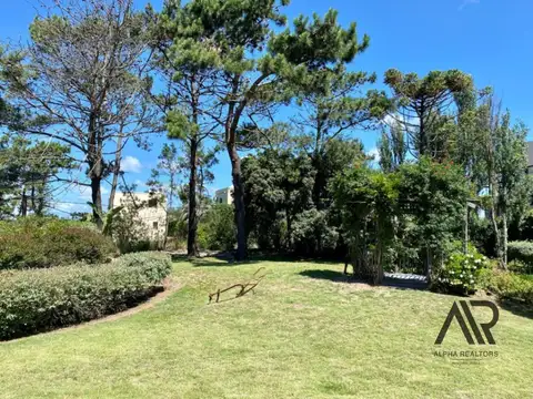 Casa en alquiler temporario de 4 dormitorios en La Barra, Montoya