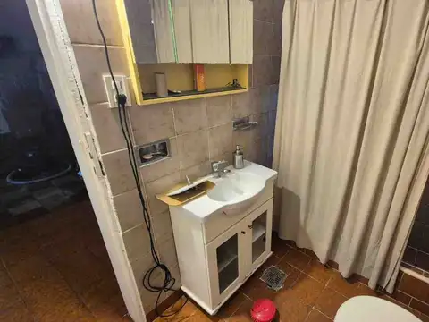 Casa 5 ambientes con 1 baño