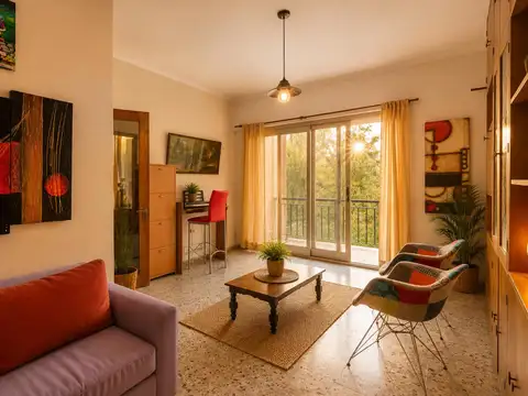 Casa familiar con pileta y espacio comercial sobre Arana y Centenario, Villa Elisa