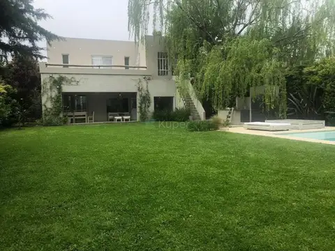 Casa Monoambiente con 4 baños