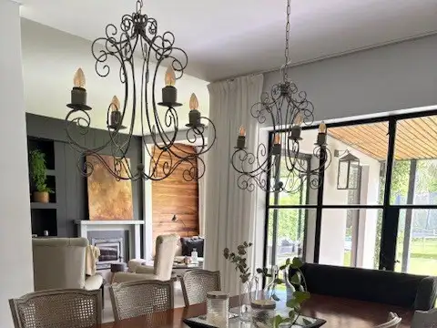 Casa en Alquiler con 2 cocheras