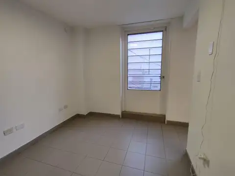 Oficina 2 ambientes con 1 baño