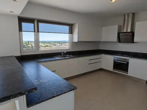 Departamento 6 ambientes con 2 baños