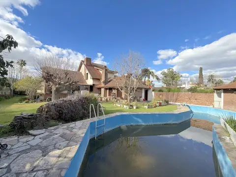 Casa en venta de 4 dormitorios en City Bell