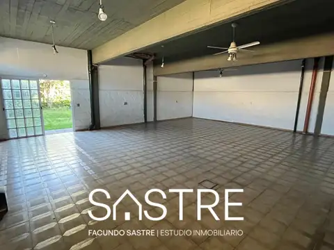 Casa en Venta con 4 cocheras