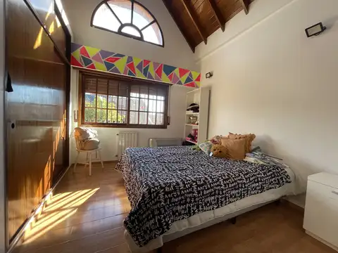 Casa 7 ambientes con 3 baños
