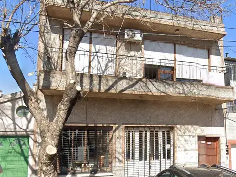 Casa en venta - 2 Dormitorios 1 Baño - 156Mts2 - Quilmes