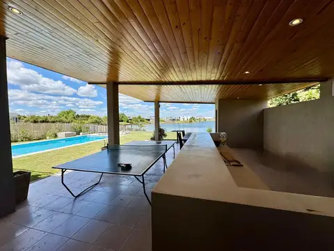 Venta casa a la laguna en San Sebastian