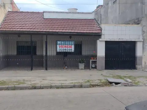 CASA CON LOTE PROPIO EN VENTA EN VALENTIN ALSINA