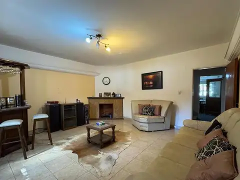 Casa en Venta en Remedios de Escalada, USD 220.000