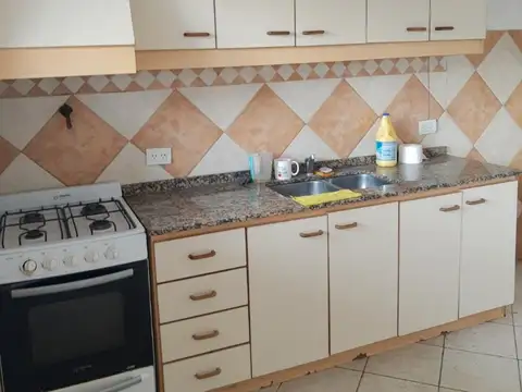 Casa 3 ambientes con 1 baño