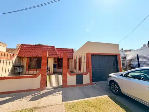 Casa en Venta en Valentín Alsina, USD 120.000