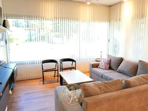 Casa en Alquiler Temporal con 1 cochera