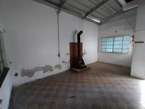 Casa 4 ambientes con 1 baño