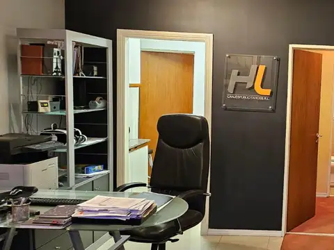 Venta de Consultorio Medico, Oficina, Deposito,  58 m2, con cochera en Villa Urquiza, CABA