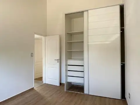 VENTA CASA AL FRENTE 3 AMBIENTES BANFIELD