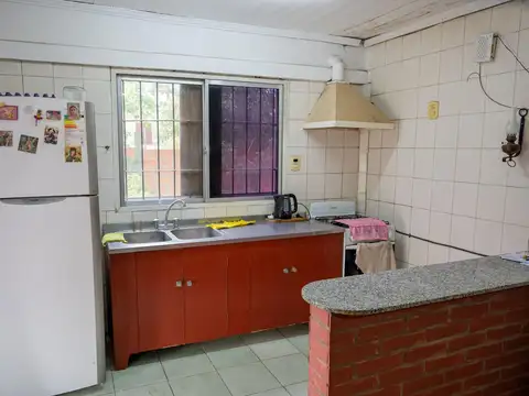 Casa 5 ambientes con 3 baños