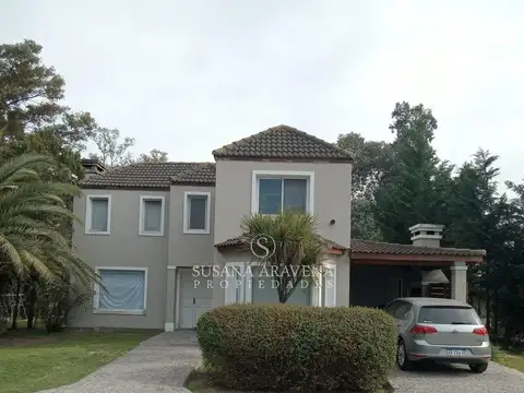 Casa en Venta en Altos Del Golf, USD 230.000