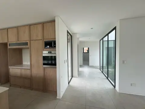 Casa en Venta en Fincas de San Vicente, USD 200.000