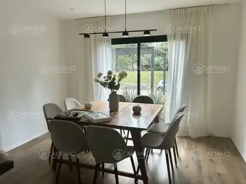 Casa en Alquiler Temporal de 4 dormitorios