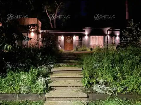 Casa 5 ambientes con 4 baños